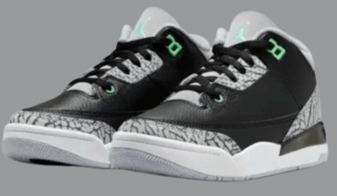 Get Little Kids’ Jordan 3 Green Glow for $90.00 @ Nike US